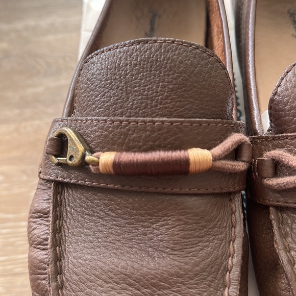 Tommy Bahama. Men’s shoes. Excellent condition. Size 9D. With original box. - Picture 6 of 10